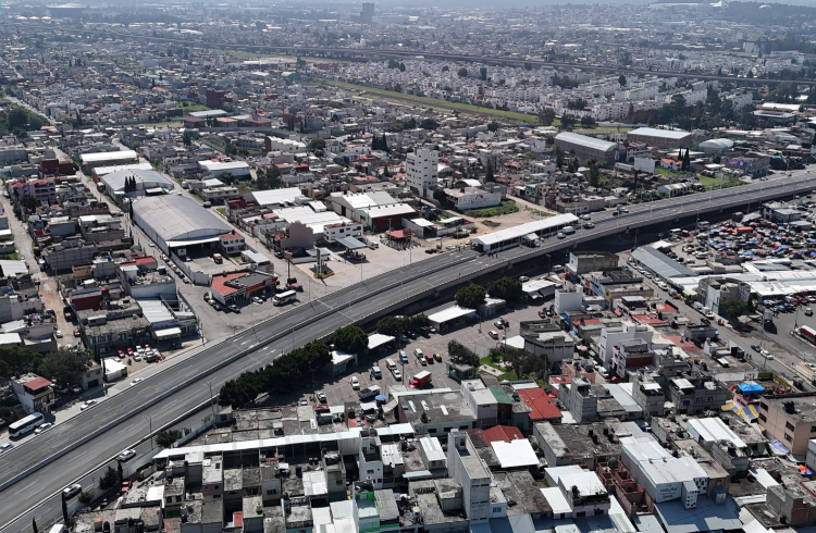 Céspedes entrega Paso Superior Vehicular de la Central de Abasto