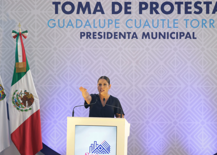 Lupita Cuautle rinde protesta como alcaldesa de San Andrés Cholula