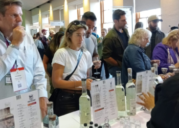 Participa mezcal poblano en festival en Canadá: SDR