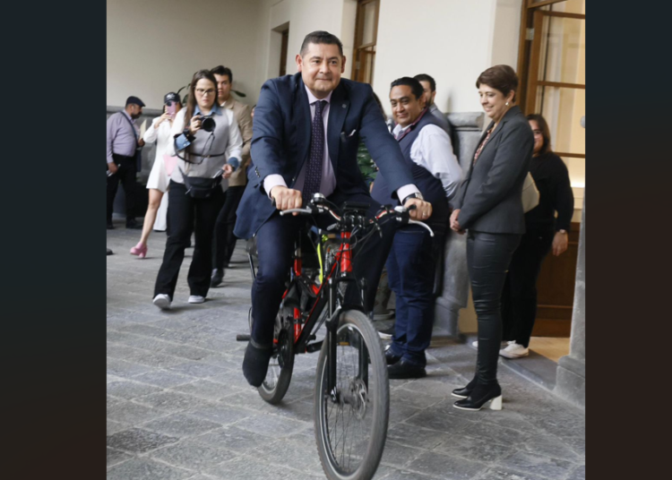 Javier Aquino se reúne con José Chedraui
