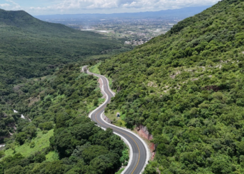 Salomón Céspedes inaugura la carretera de Coltinzgo a Portes Gil