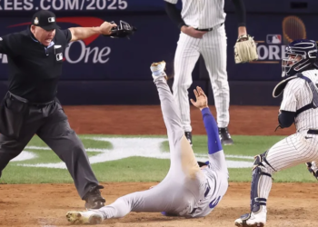 Dodgers asaltan Nueva York y quedan a un triunfo de conquistar la Serie Mundial