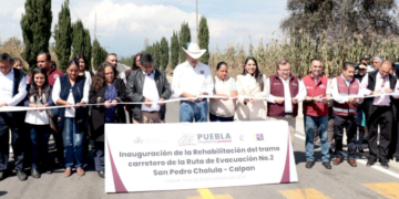 Tonantzin acompaña al gobernador a inauguración de rehabilitación de ruta 2