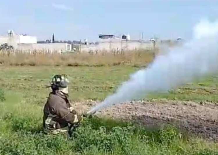Controlan fugas de gas de toma clandestina en San Martín Texmelucan