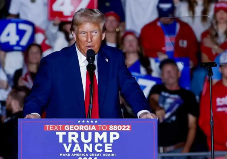 “Amo a los hispanos, son muy trabajadores”: Trump busca redimirse con latinos