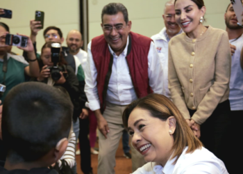 Salomón Céspedes y Gaby Bonilla entregan aparatos ortopédicos y ayudas funcionales