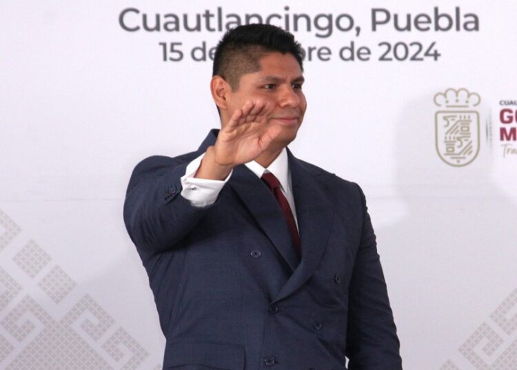Omar Muñoz rinde protesta como alcalde de Cuautlancingo