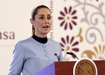 Sheinbaum analiza impulsar tipificación del transfeminicidio