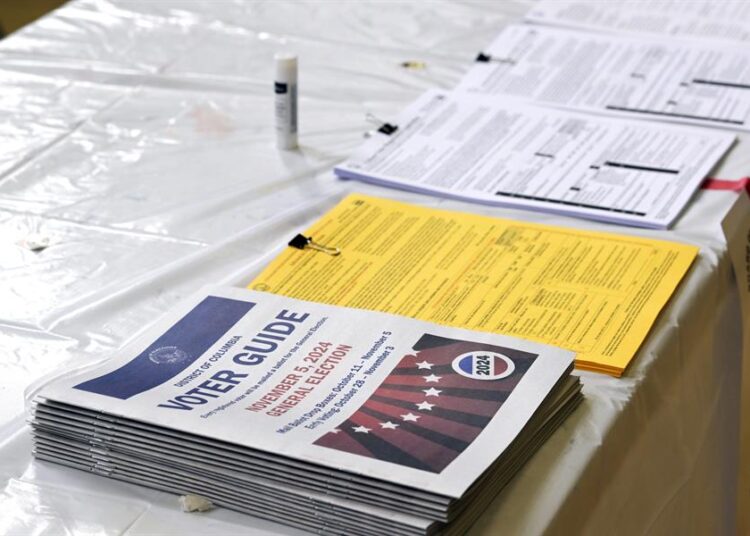 Más de 64 millones de personas han votado por adelantado en EEUU