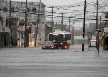 Frente frío y diversos fenómenos provocarán lluvias y heladas en varias regiones de México