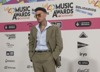Rauw Alejandro y Myke Towers triunfan en Los40 Music Awards con tres premios cada uno