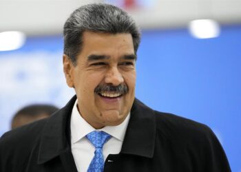 EEUU aprueba ley contra contratos ligados a Maduro