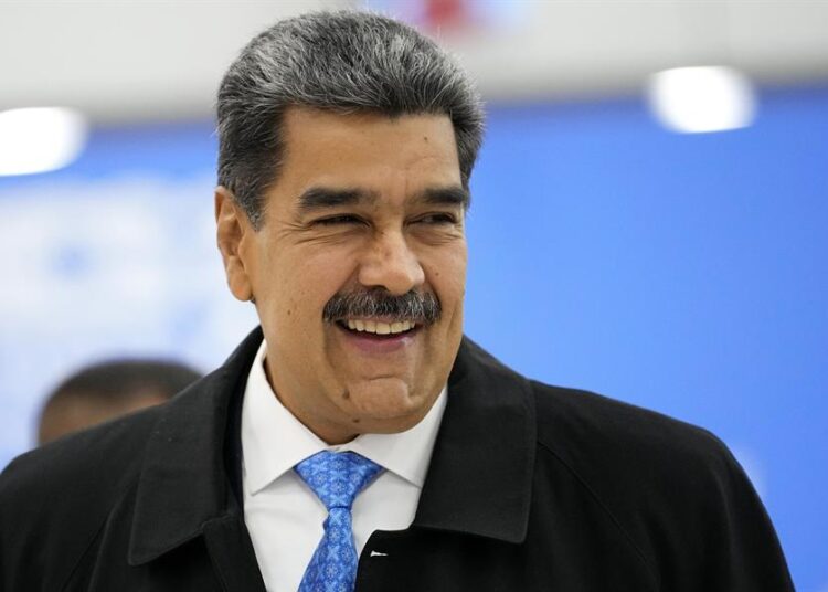 EEUU aprueba ley contra contratos ligados a Maduro