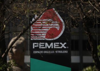 Gobierno mexicano impulsa apoyo por 6.800 millones de dólares a Pemex para sanear su deuda