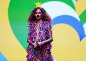 Agatha Ruiz de la Prada derrocha colorismo y positivismo en la ‘Quito Fashion Week’
