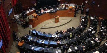 Senado de México aprueba reforma para extinción de órganos autónomos