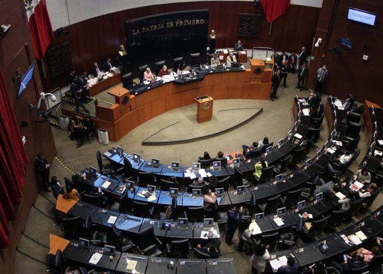 Senado de México aprueba reforma para extinción de órganos autónomos
