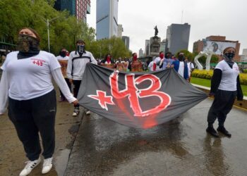 Sheinbaum convoca reunión con padres de Ayotzinapa el 4 de diciembre