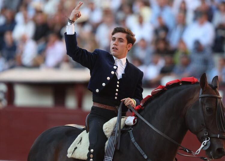 Rejoneador español Guillermo Hermoso de Mendoza torea este domingo en la Plaza México