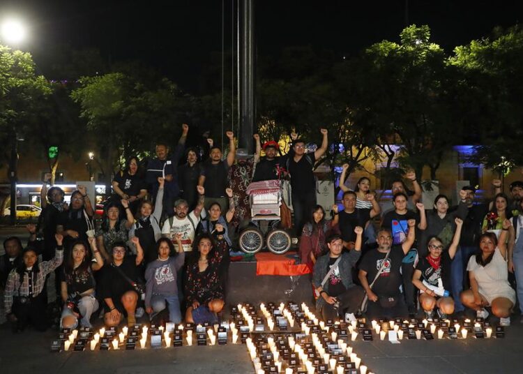 Instalan memorial en honor a periodistas asesinados en Guadalajara