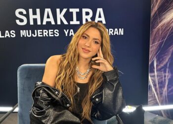 Shakira canta con Yatra en su coche que promete regalar a un fan