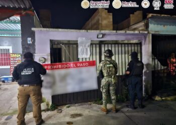 FGE de Quintana Roo y la Fuerza de Tarea Interinstitucional de 100 Días aseguran drogas en 5 cateos y detienen a seis personas cerca de los inmuebles, en Benito Juárez