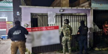 FGE de Quintana Roo y la Fuerza de Tarea Interinstitucional de 100 Días aseguran drogas en 5 cateos y detienen a seis personas cerca de los inmuebles, en Benito Juárez