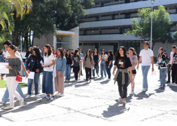 UAG muestra su oferta educativa a cientos de jóvenes