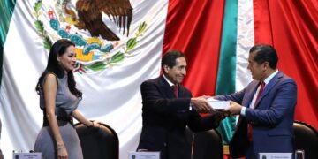 SHCP entrega a Cámara de Diputados paquete económico 2025