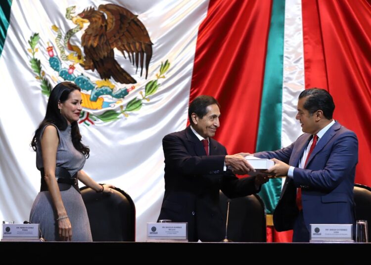 SHCP entrega a Cámara de Diputados paquete económico 2025