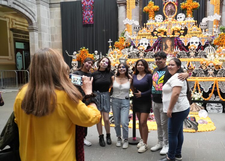 Asistieron más de 300 mil poblanas y poblanos al Festival La Muerte es un Sueño