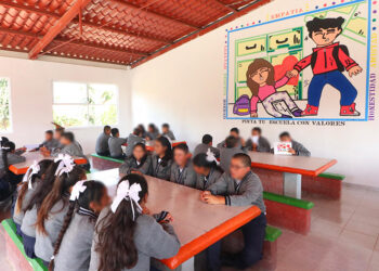 Participan 19 mil 420 alumnos en el programa «Pinta tu escuela con Valores»: SEP