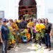 Entrega Gobierno de Cholula flores en panteones municipales