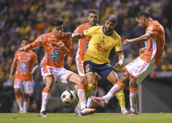 Las Águilas del América derrotan a los Tuzos 2-1 en el Cuauhtémoc