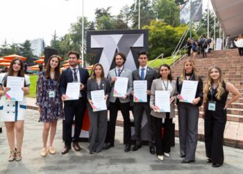 Estudiantes Anáhuac destacan entre mejores evaluados en Premio Ceneval