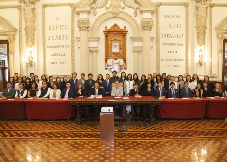 Chedraui promueve participación de la juventud con Cabildo Universitario