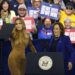 JLO impulsa a Kamala Harris y llama al voto latino en Las Vegas
