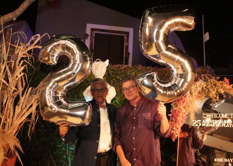 José Bayro y Roberth Smith celebran 25 años con sus bodas de plata
