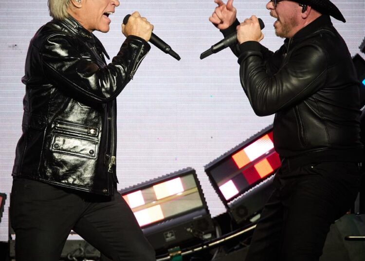 Bon Jovi y Pitbull en el sencillo ‘Now Or Never’, versión de ‘It’s My Life’