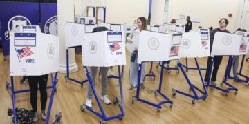 EE.UU. vota por intentos de asesinato, dimisiones y condenas