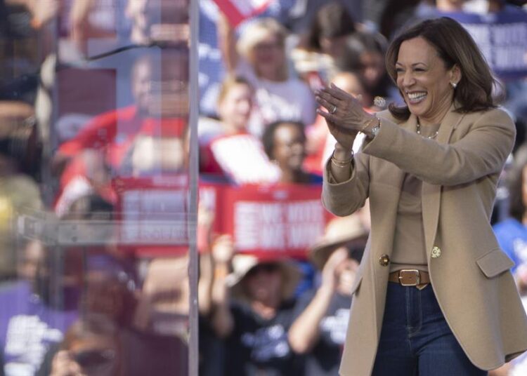 Harris acusa a Trump de «buscar un poder sin control» y promete ayuda a la clase media