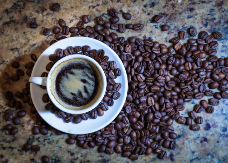 El precio del café arábica alcanza nivel más alto por sequía en Brasil