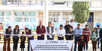 Céspedes inaugura construcción de techados en escuelas de Canoa
