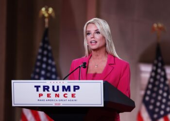 Trump elige a Pam Bondi como sucesora de Matt Gaetz