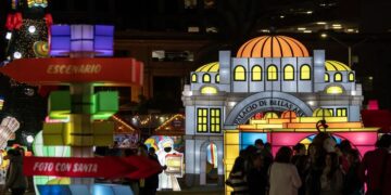 Festival Luztopía celebra navidad con ajolotes y alebrijes
