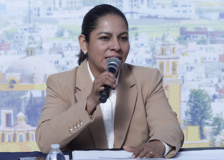 Lupita Cuautle fomenta participación con consulta ciudadana