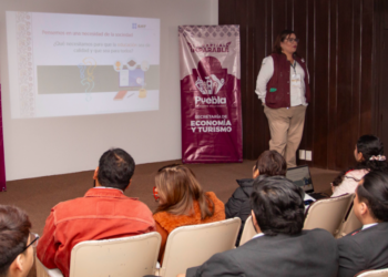 Ayuntamiento capacita sobre formalización de negocios ante el SAT