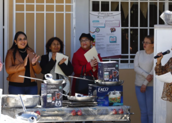 Gobierno de Cholula entrega equipamiento de cocina en el CAM