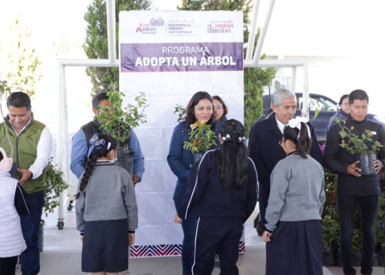 Lupita Cuautle promueve el cuidado del medio ambiente entre niñas y niños de San Andrés Cholula