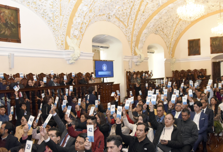BUAP fundamenta gobernanza de paz en sus acciones; CU aprueba calendario 2025